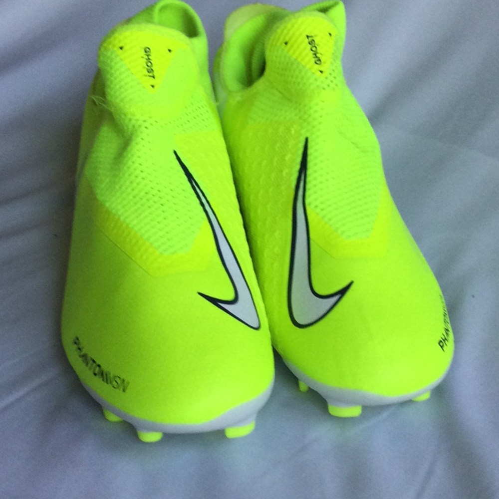 Nike Phantom Vision Academy Dynamic Fit MG Multi-Ground Soccer Cleats 9.5 NEW